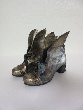 PAPUCEI Gold Metallic Cracked Leather Fairy Lace Up Booties 37